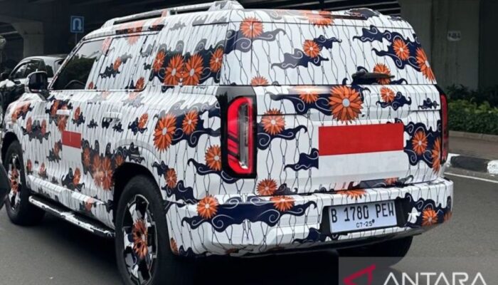 Mobil diduga BAIC BJ30 hybrid tertangkap sedang diuji coba di Jakarta