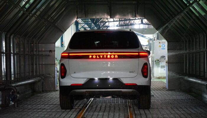 Duo mobil listrik Polytron resmi diproduksi secara lokal